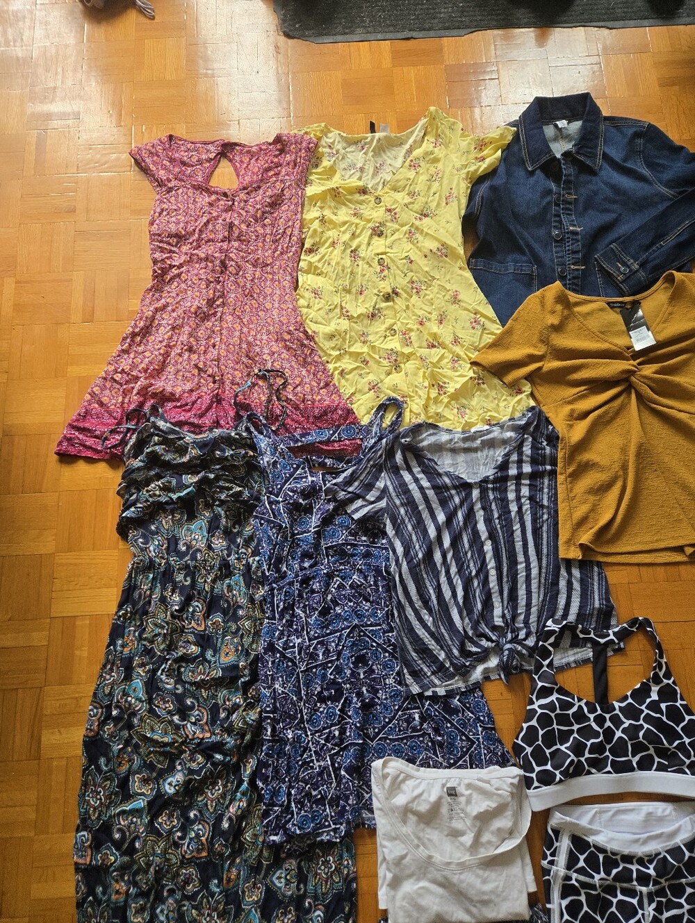 Big Bundle Of Summer Clothes Women Size Small. All Fenix, H&M, And More - Picture 2 of 16